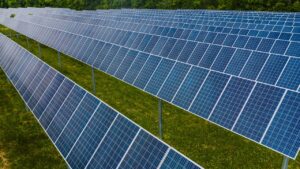 largest solar farm in the uk