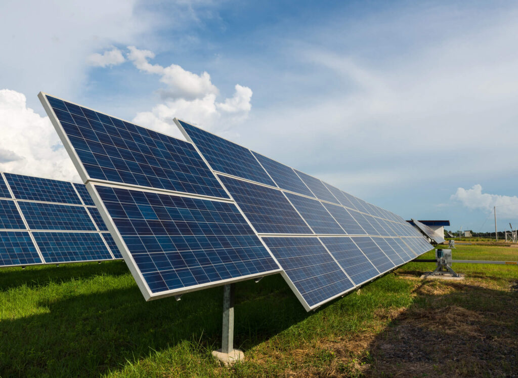 Solar Panel Recycling vs Disposal: A Sustainable Choice